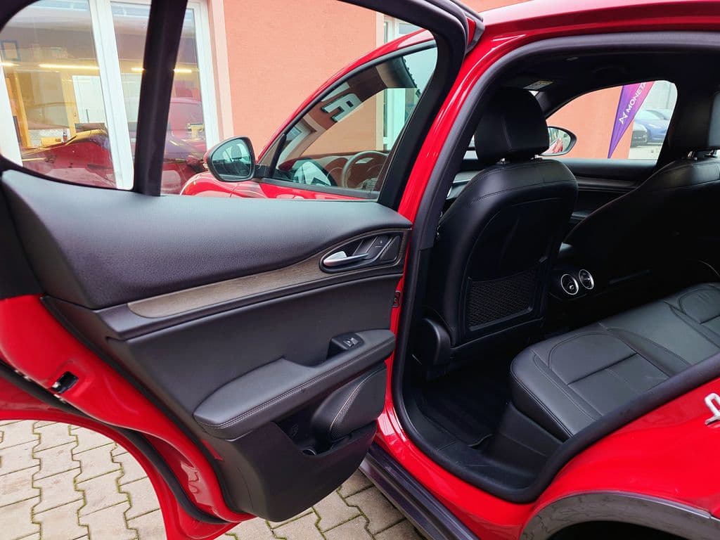 2023 Alfa Romeo Stelvio - 16