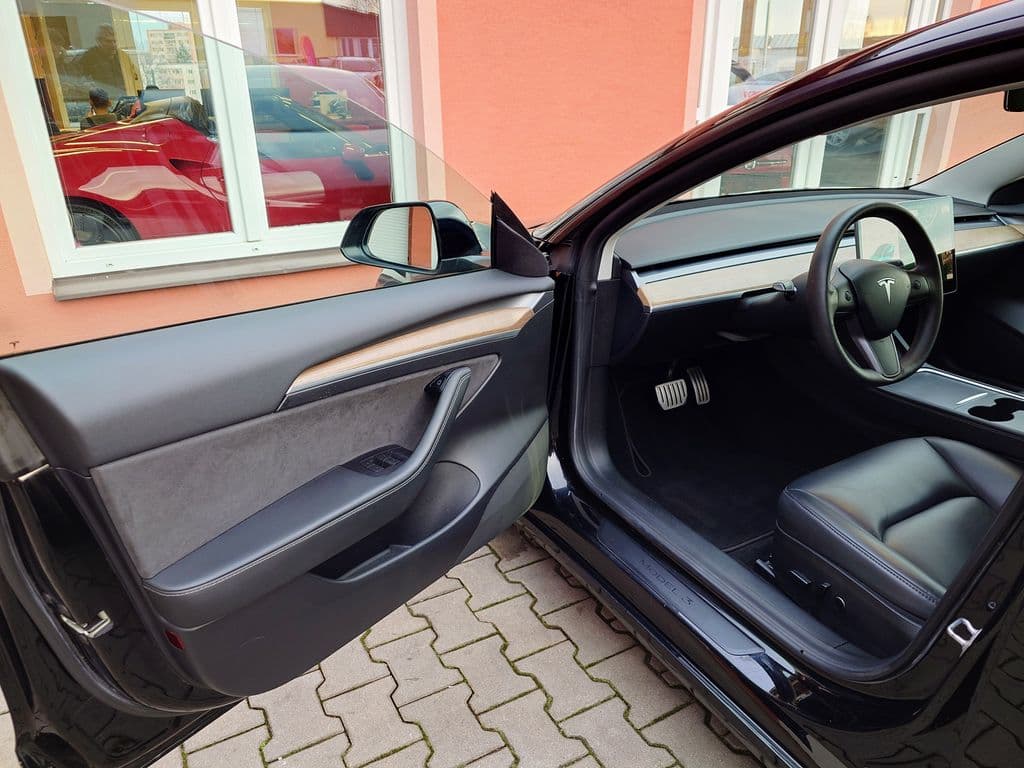 2021 Tesla Model 3 - 12