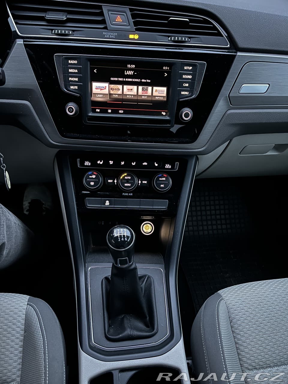 2016 Volkswagen Touran - 12