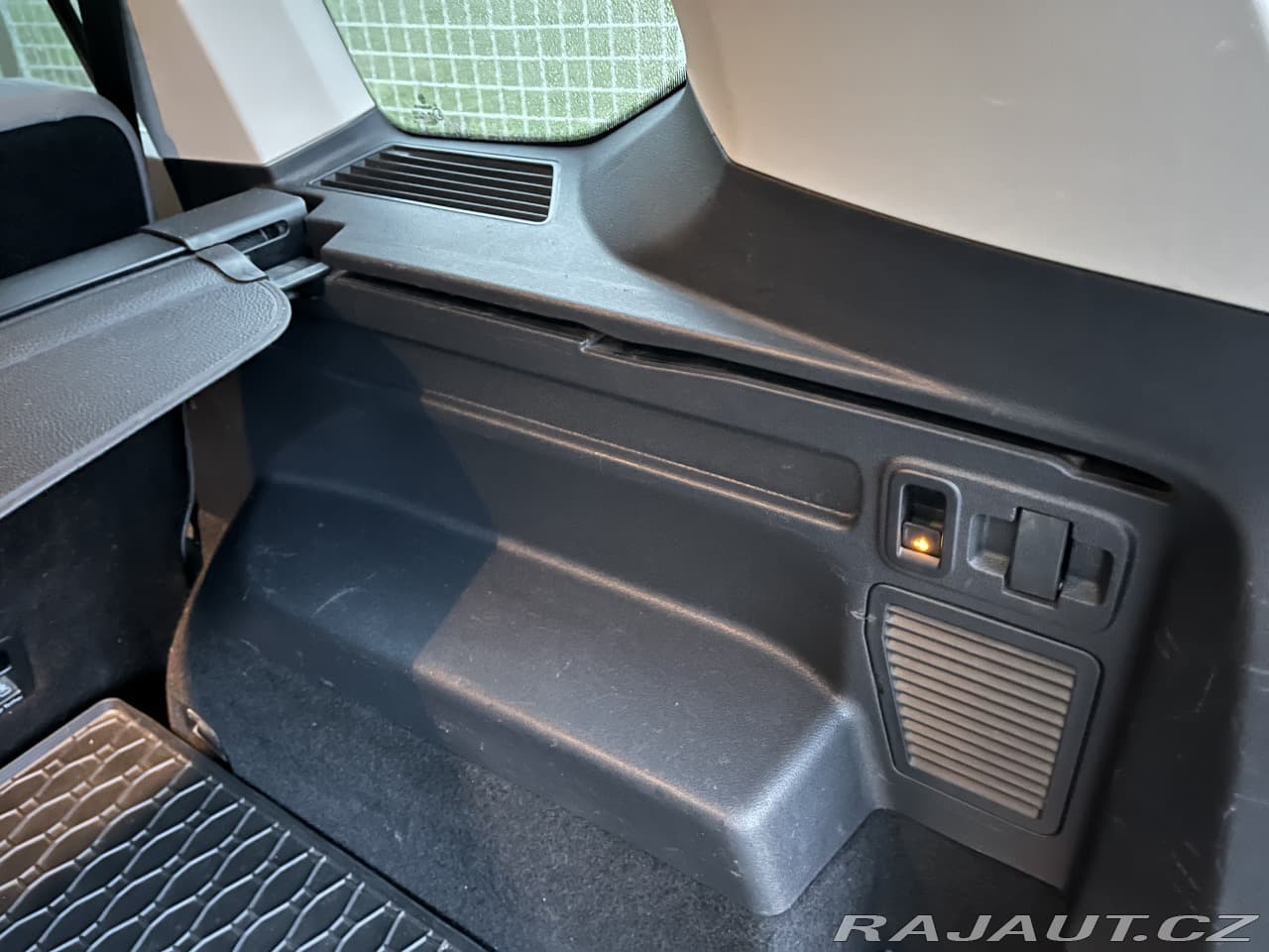 2016 Volkswagen Touran - 2