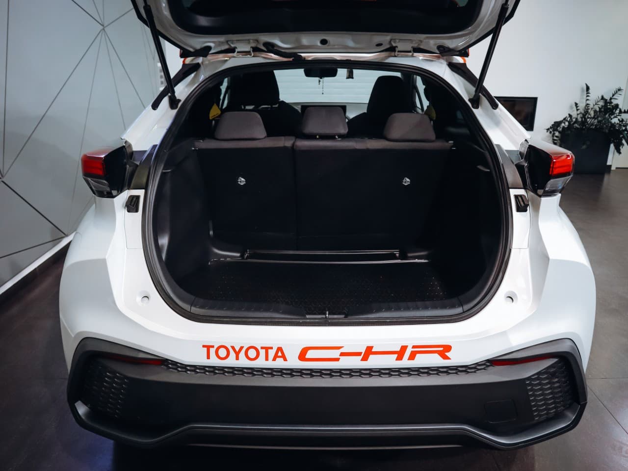 2025 Toyota C-Hr - 7