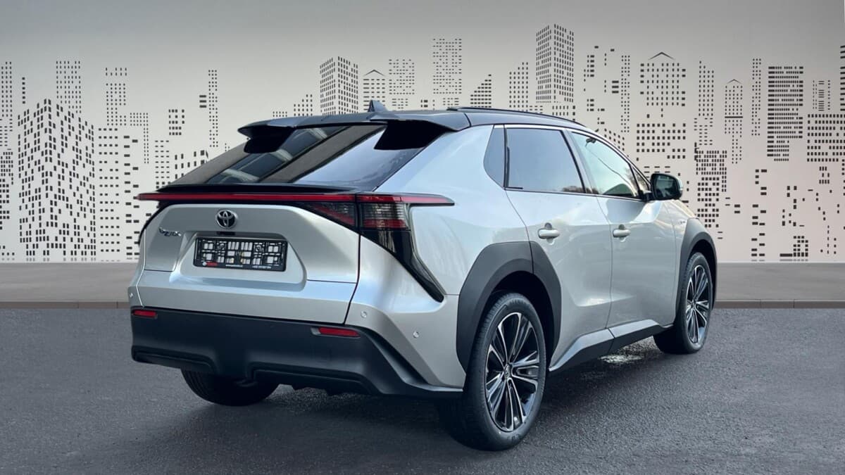 2025 Toyota Bz4x - 4