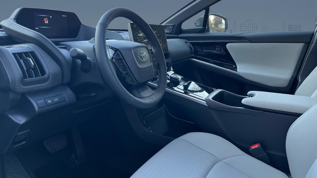 2025 Toyota Bz4x - 6