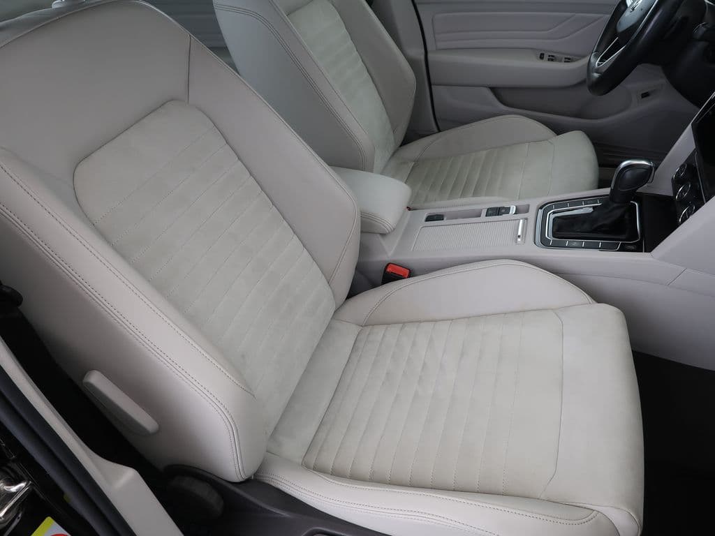 2019 Volkswagen Passat - 13