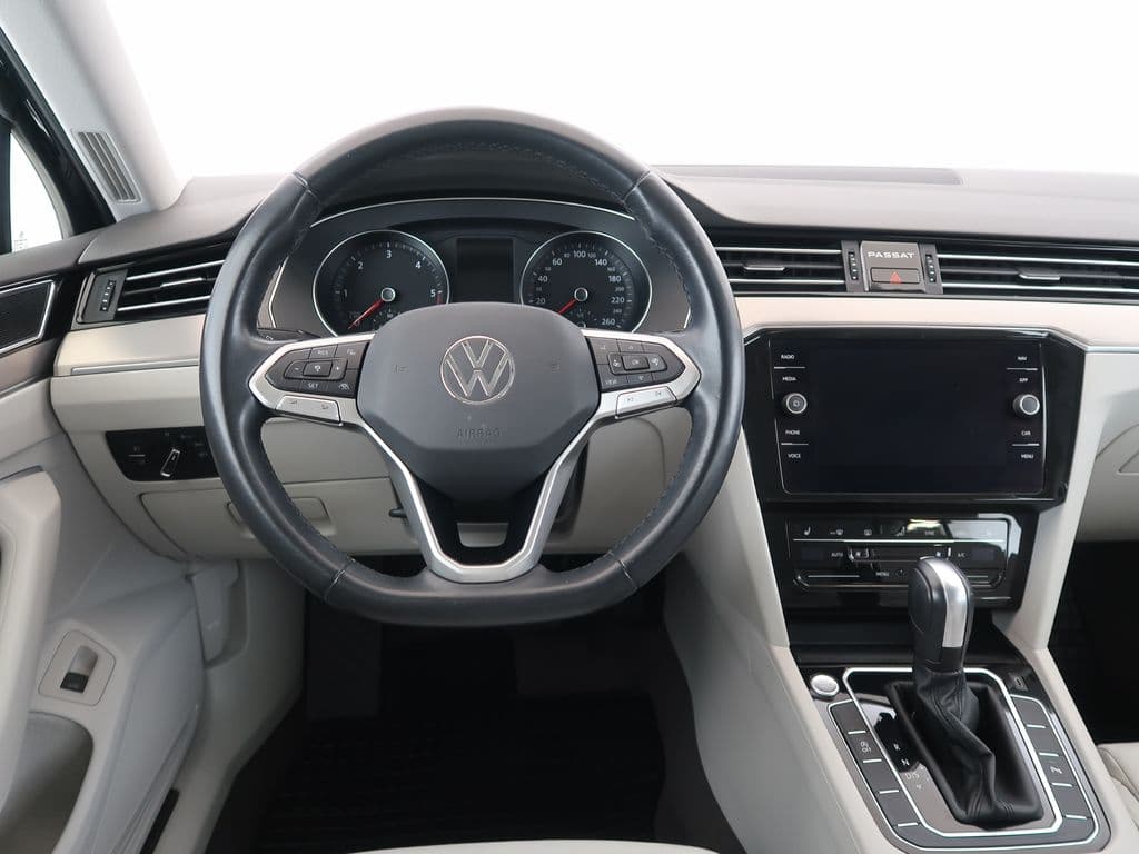 2019 Volkswagen Passat - 15