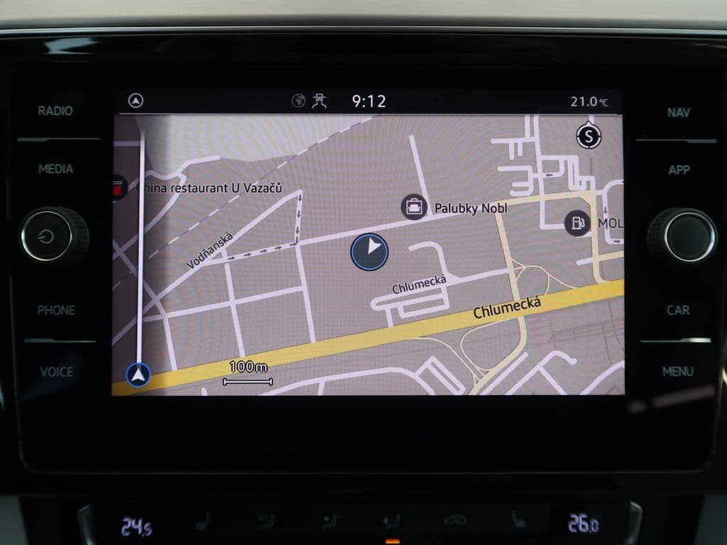 2019 Volkswagen Passat - 19