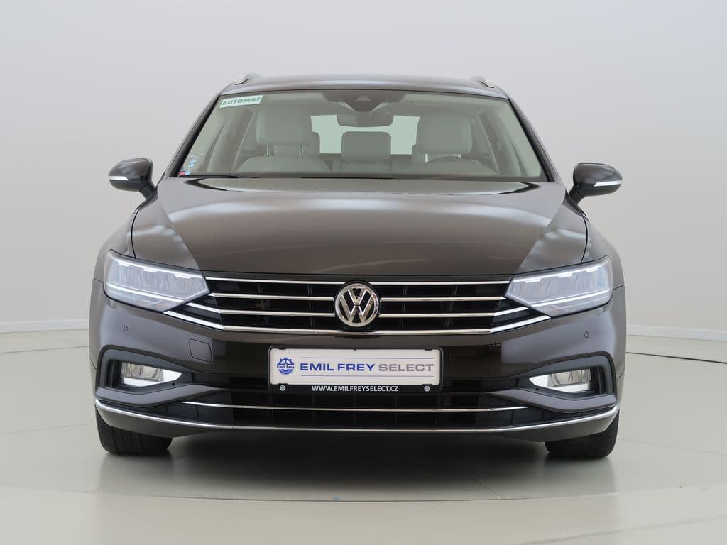 2019 Volkswagen Passat - 2