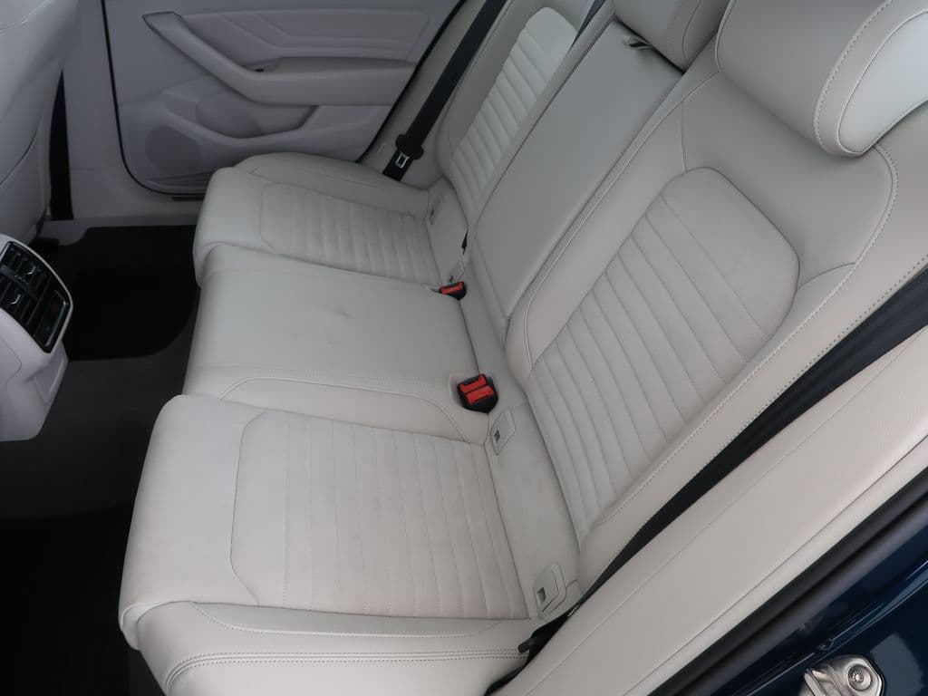 2021 Volkswagen Passat - 10