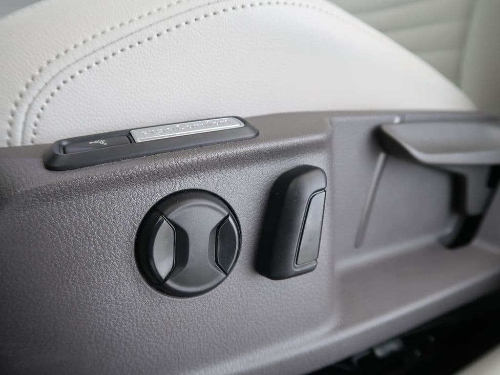 2021 Volkswagen Passat - 16