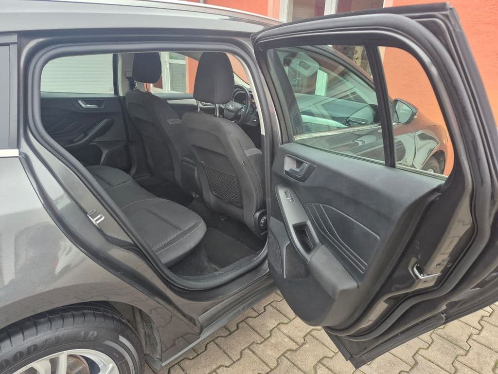 2021 Ford Focus - 18