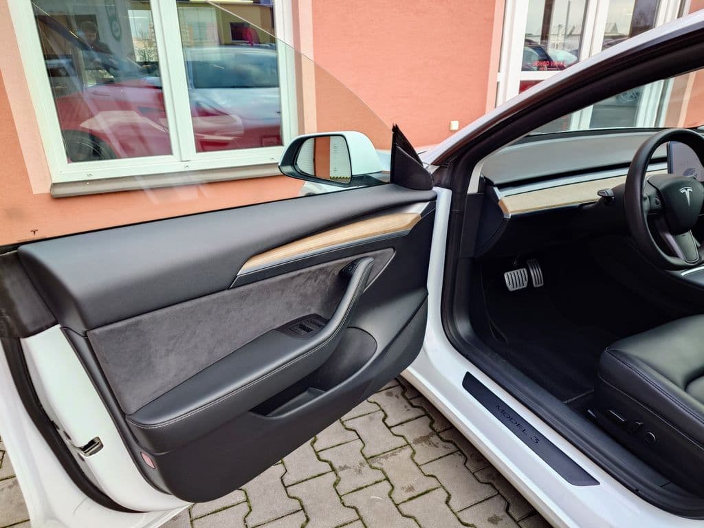 2021 Tesla Model 3 - 12