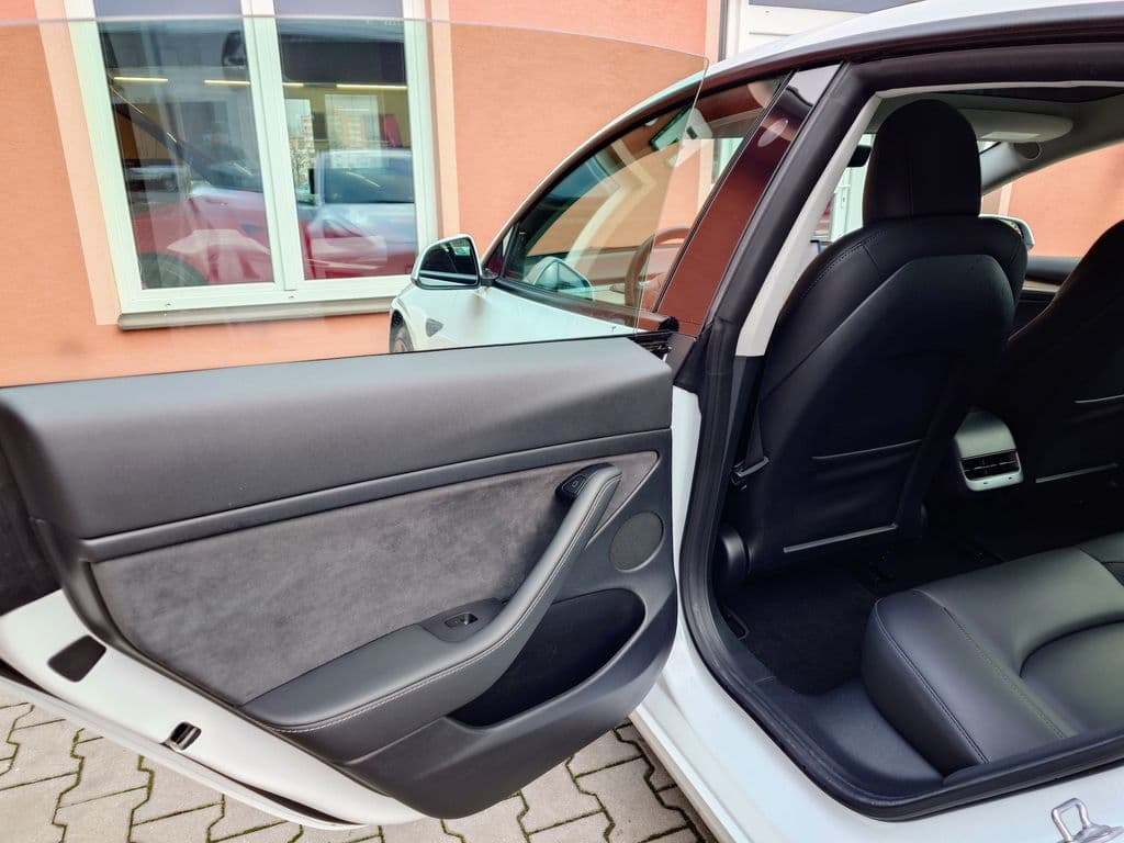 2021 Tesla Model 3 - 16