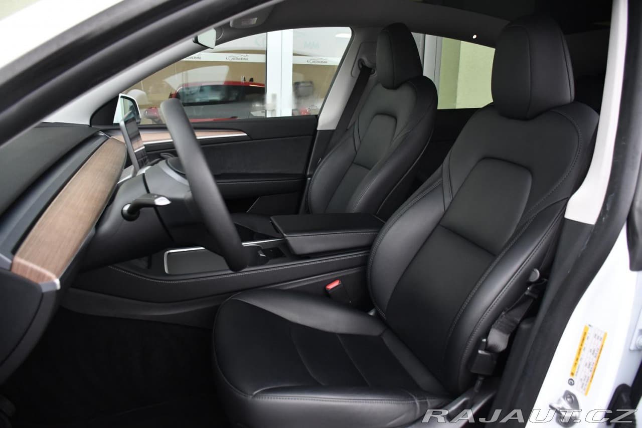 2023 Tesla Model Y - 14