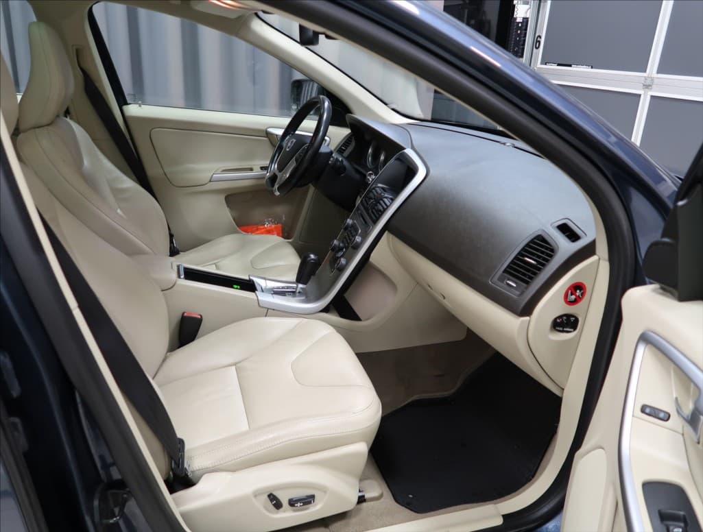 2011 Volvo Xc60 - 11