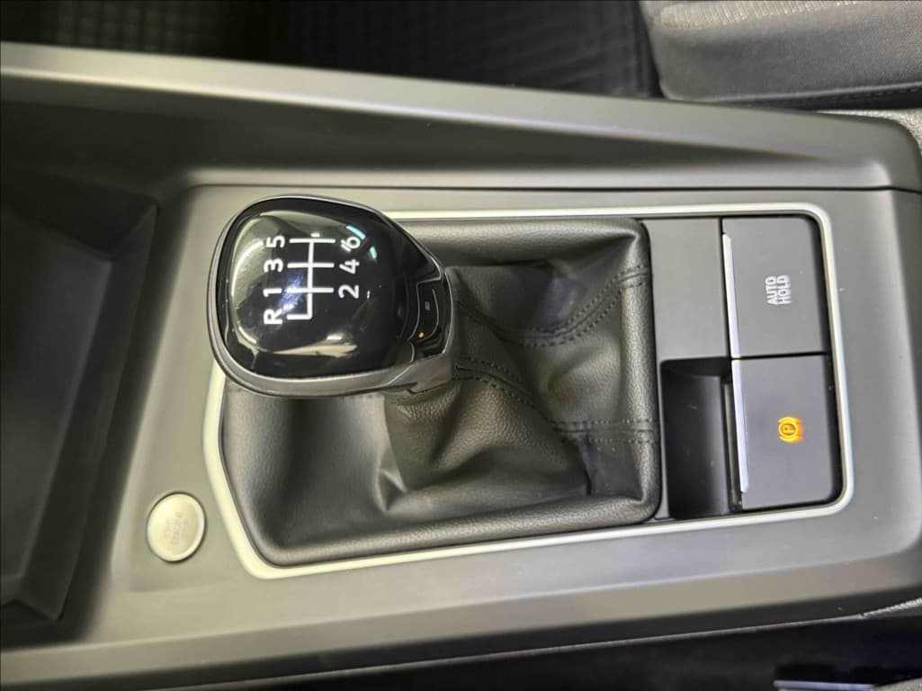 2022 Volkswagen Golf - 14