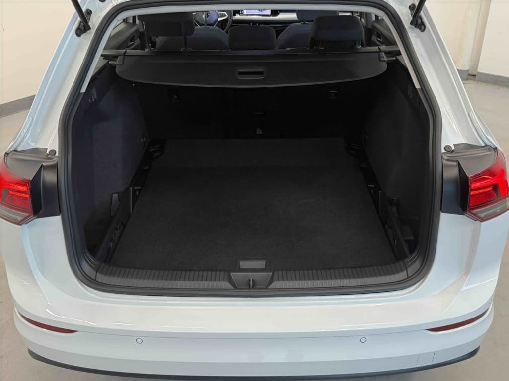 2022 Volkswagen Golf - 17