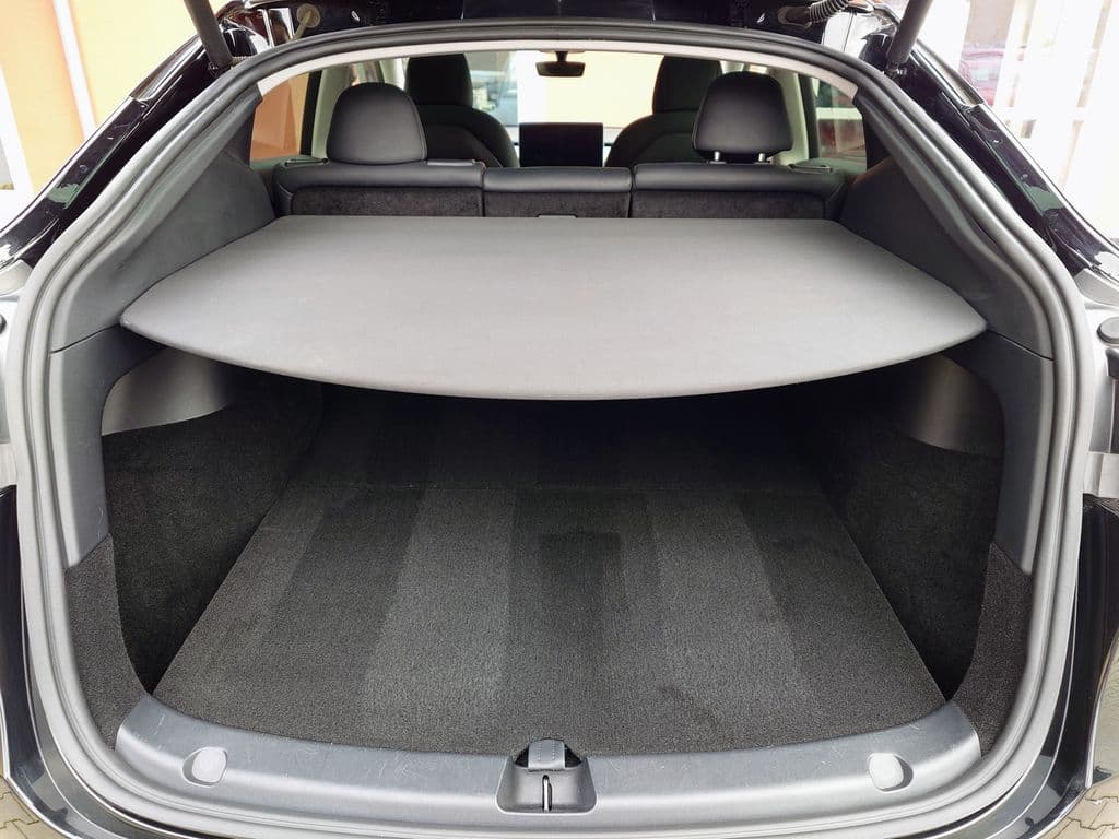 2022 Tesla Model Y - 10