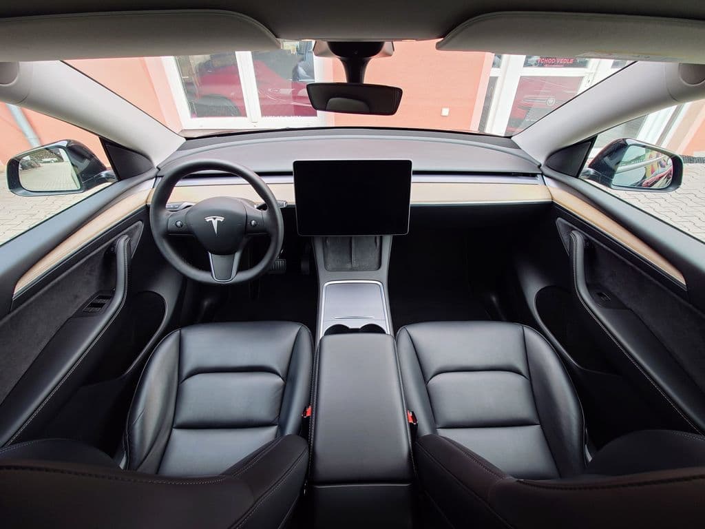 2022 Tesla Model Y - 19