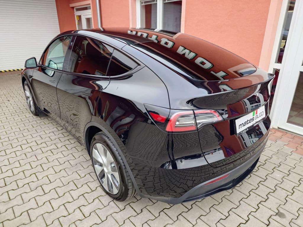 2022 Tesla Model Y - 3
