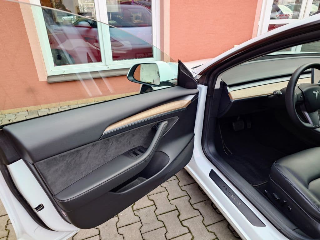 2021 Tesla Model 3 - 12