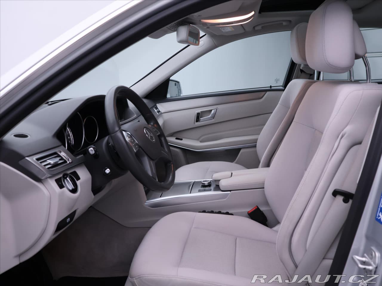 2015 Mercedes-Benz E-CLASS - 11