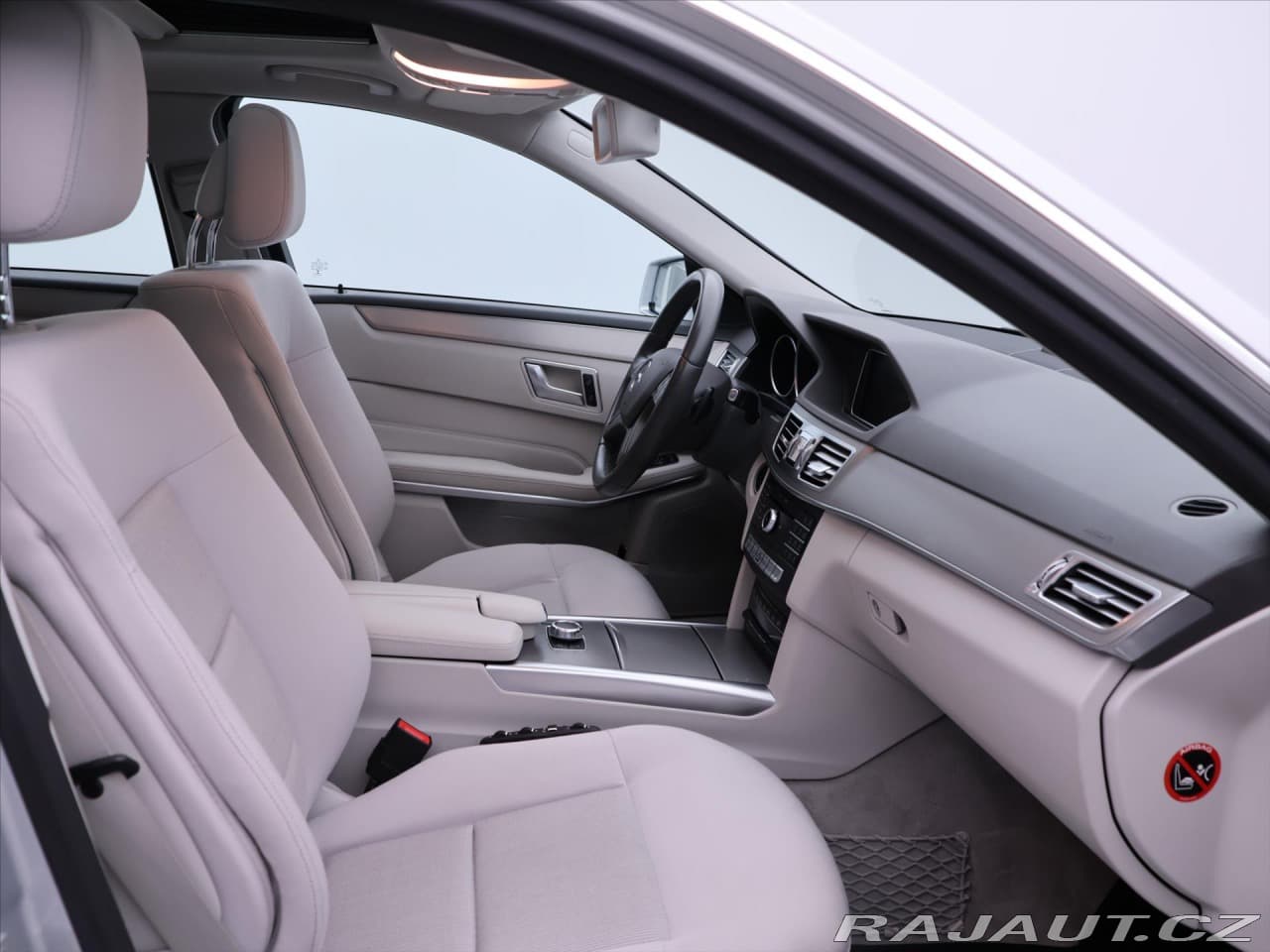 2015 Mercedes-Benz E-CLASS - 12
