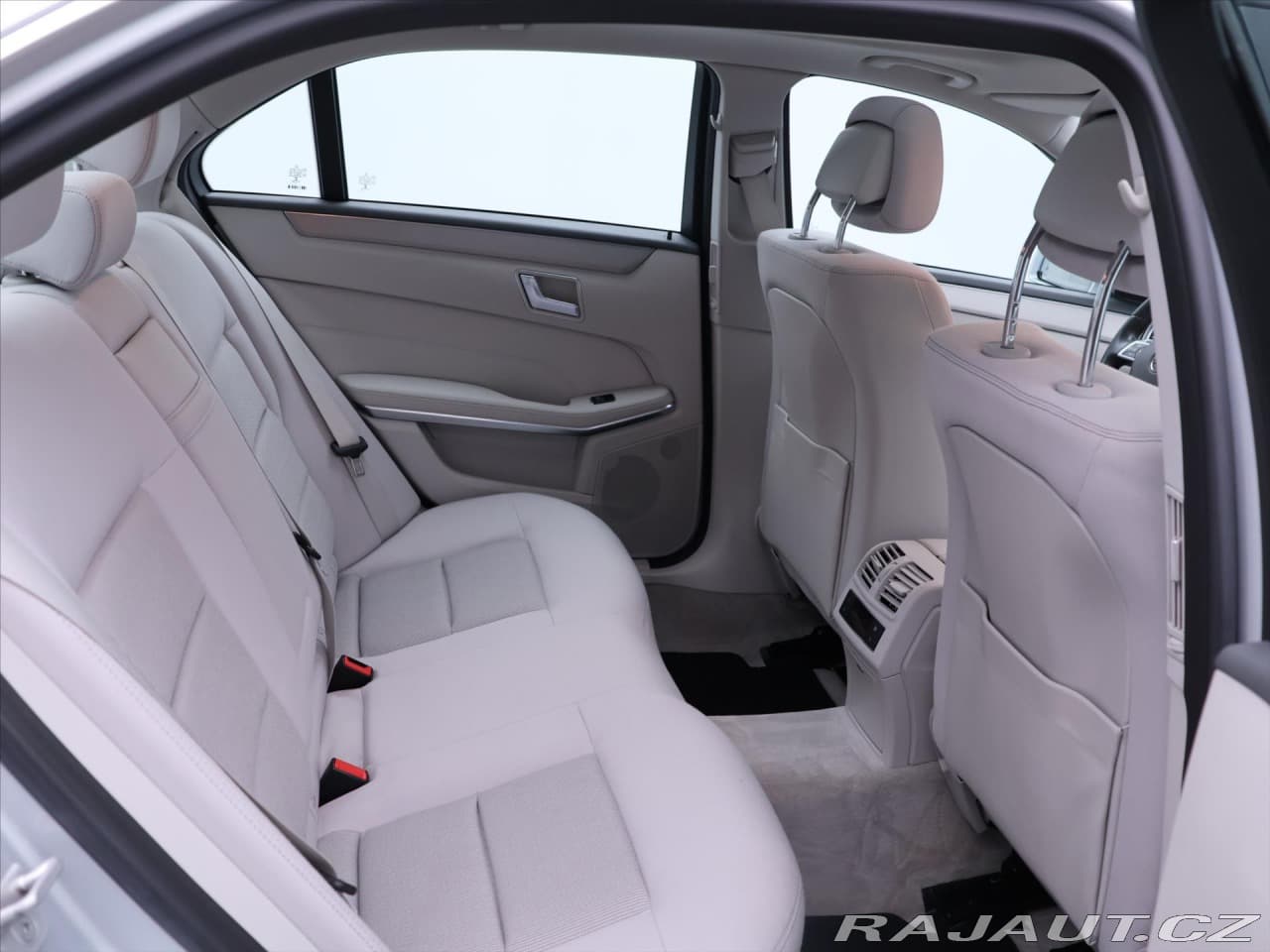 2015 Mercedes-Benz E-CLASS - 13