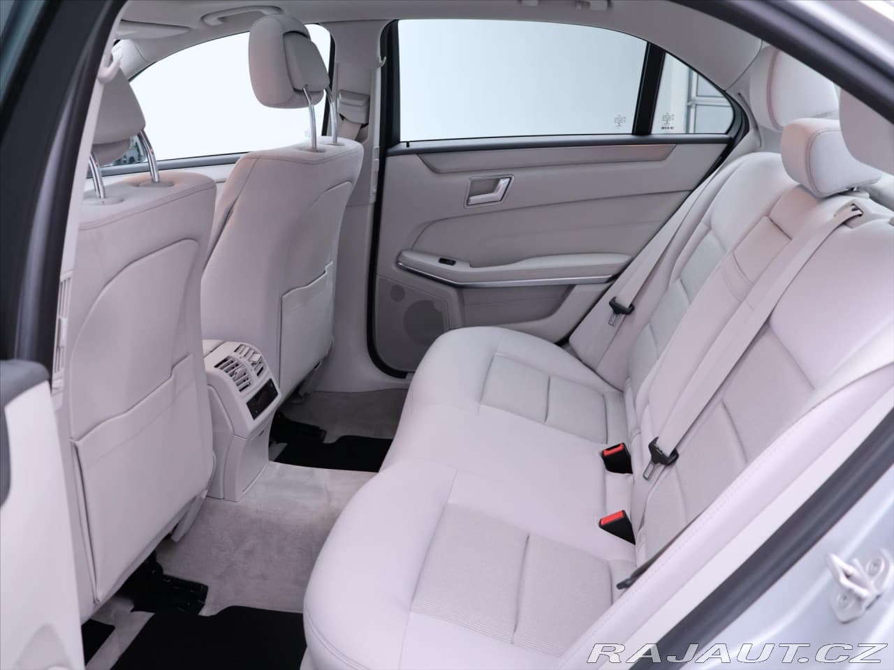 2015 Mercedes-Benz E-CLASS - 14