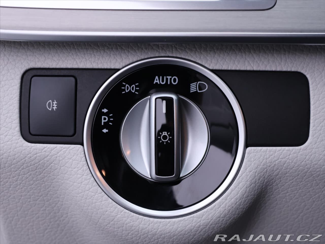 2015 Mercedes-Benz E-CLASS - 17