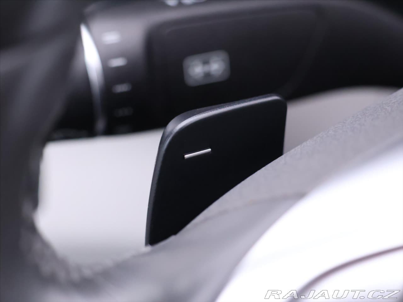 2015 Mercedes-Benz E-CLASS - 19