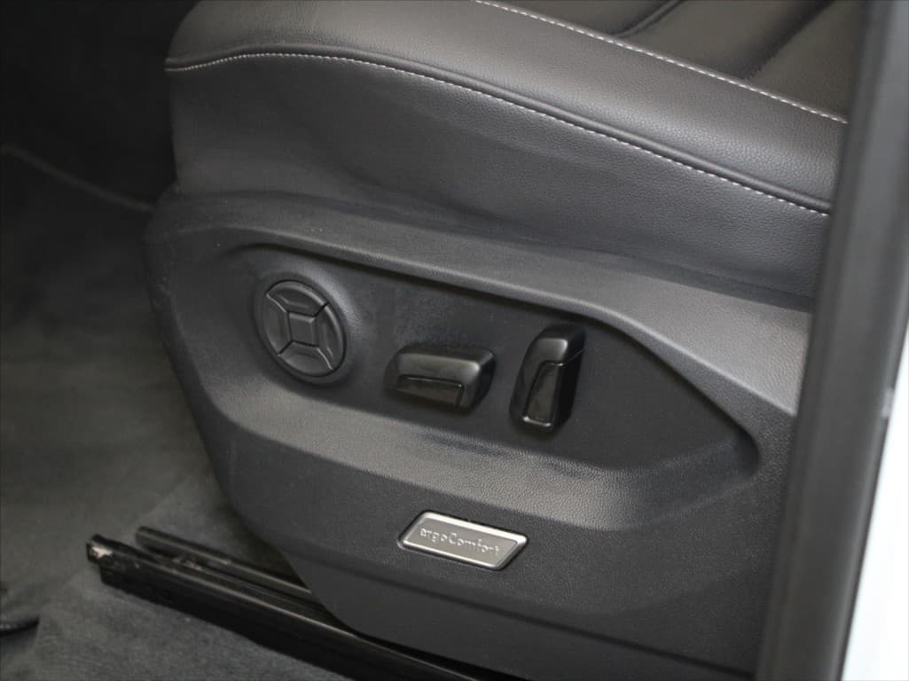 2023 Volkswagen Touareg - 20