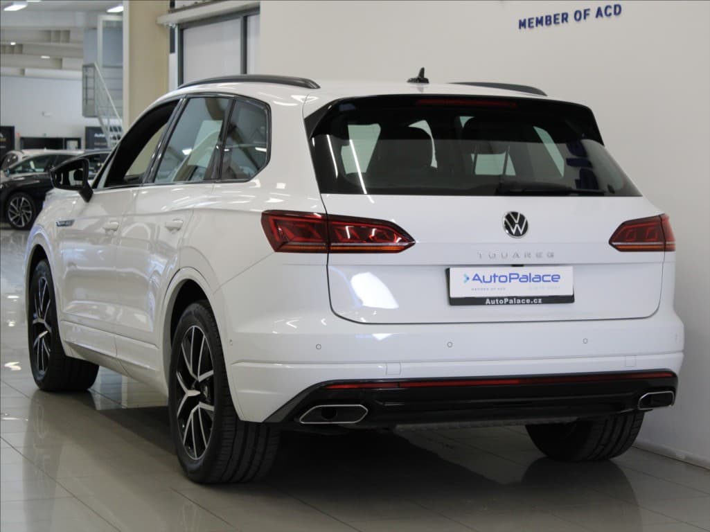 2023 Volkswagen Touareg - 3