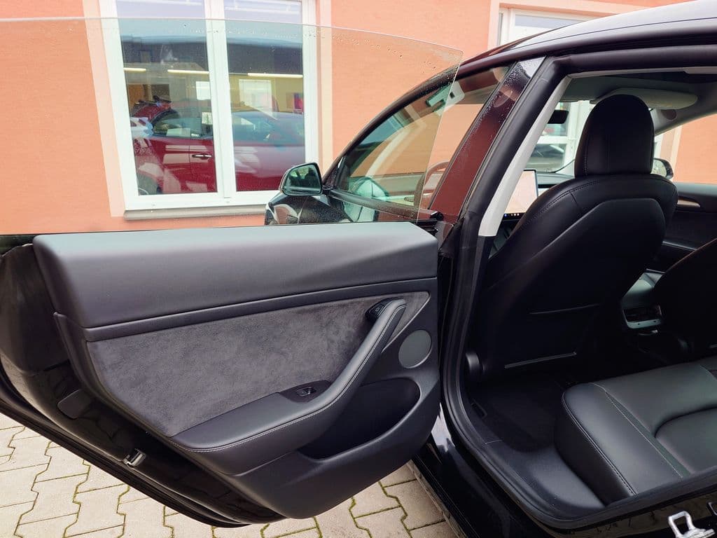 2021 Tesla Model 3 - 16