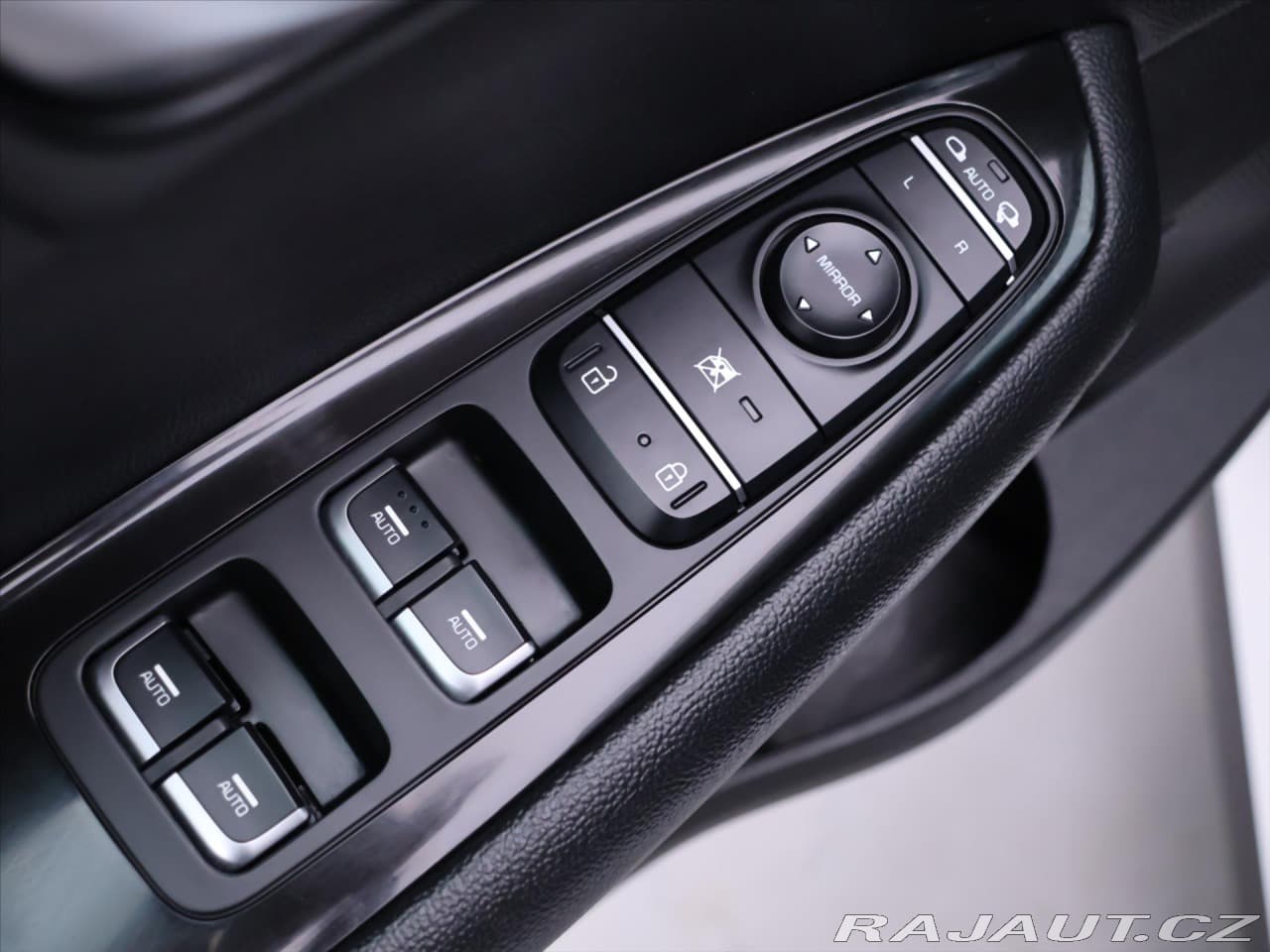 2019 Kia Optima - 16