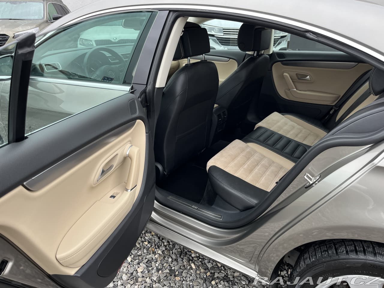 2012 Volkswagen Passat - 14