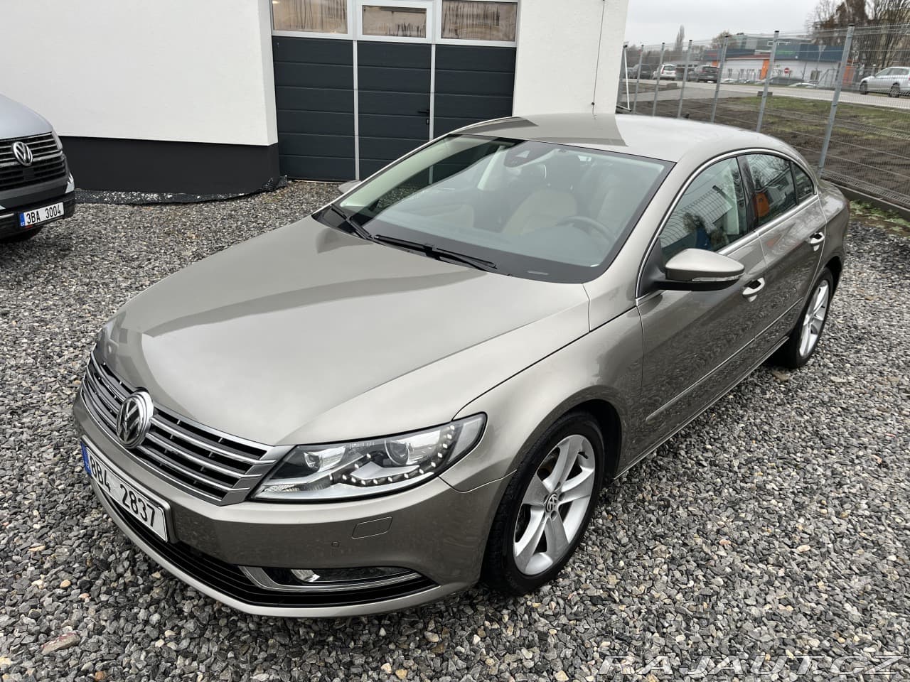 2012 Volkswagen Passat - 4