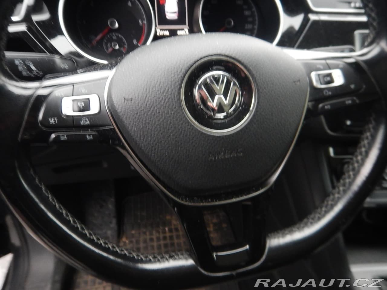 2016 Volkswagen Touran - 19