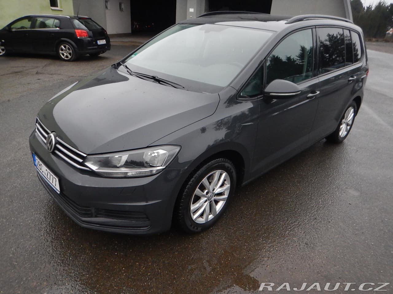 2016 Volkswagen Touran - 2