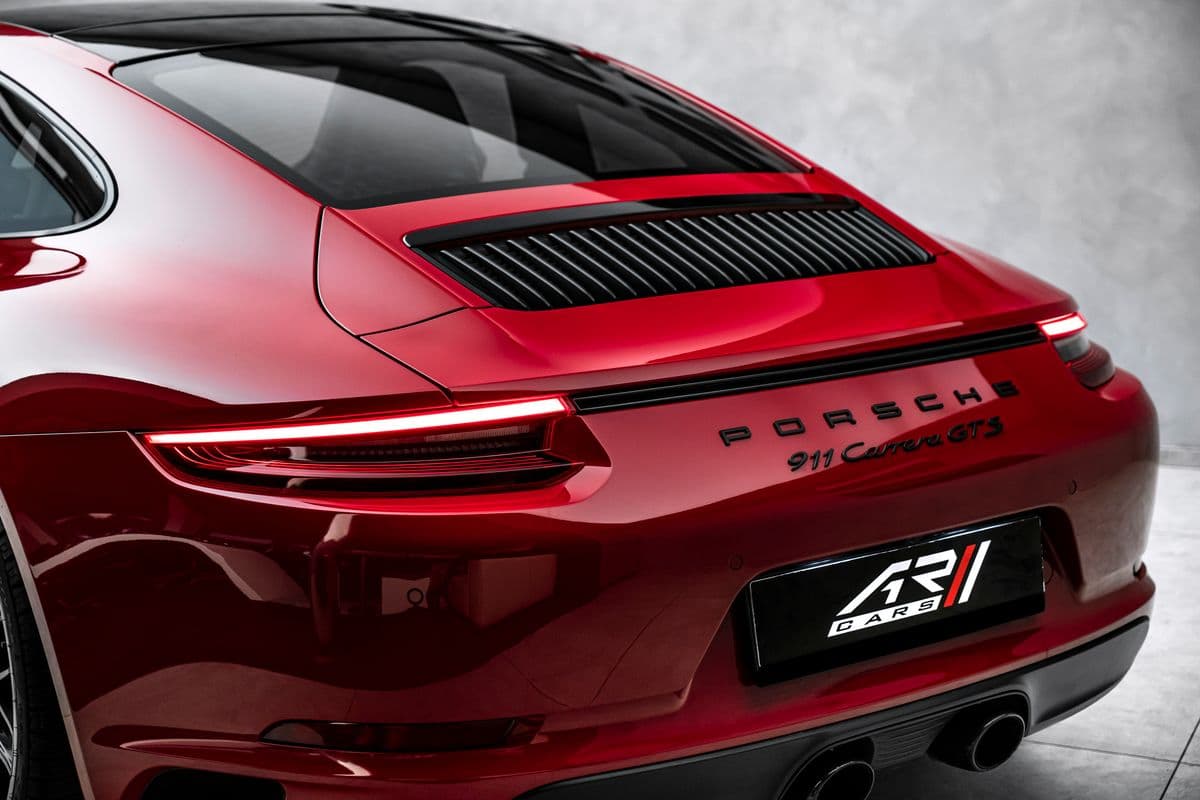 2018 Porsche 911 - 10
