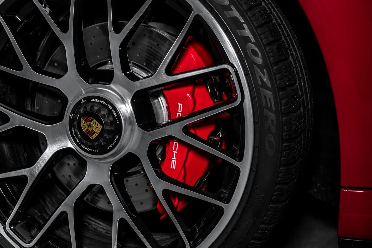 2018 Porsche 911 - 11