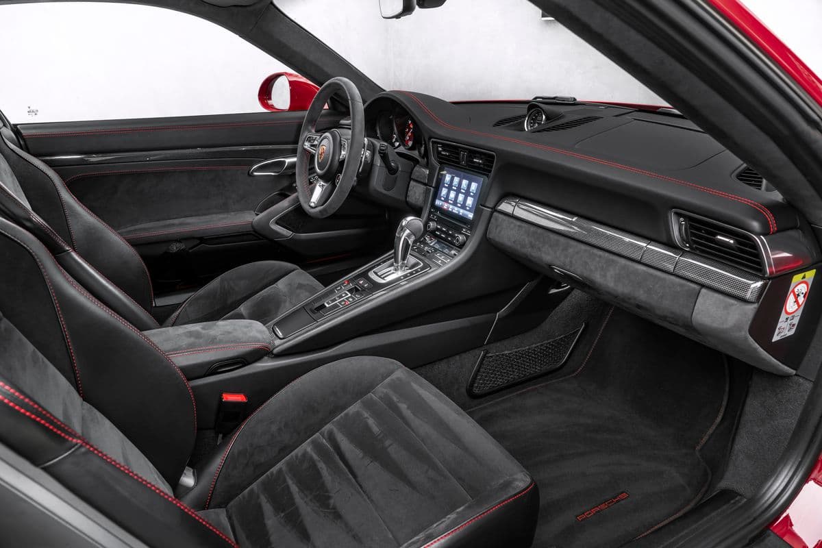 2018 Porsche 911 - 13