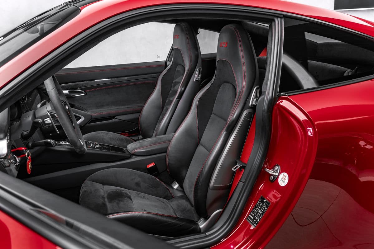 2018 Porsche 911 - 14