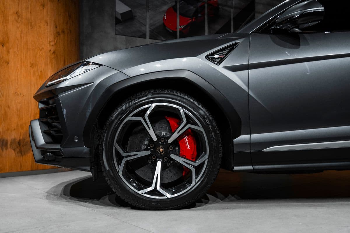 2019 Lamborghini Urus - 2