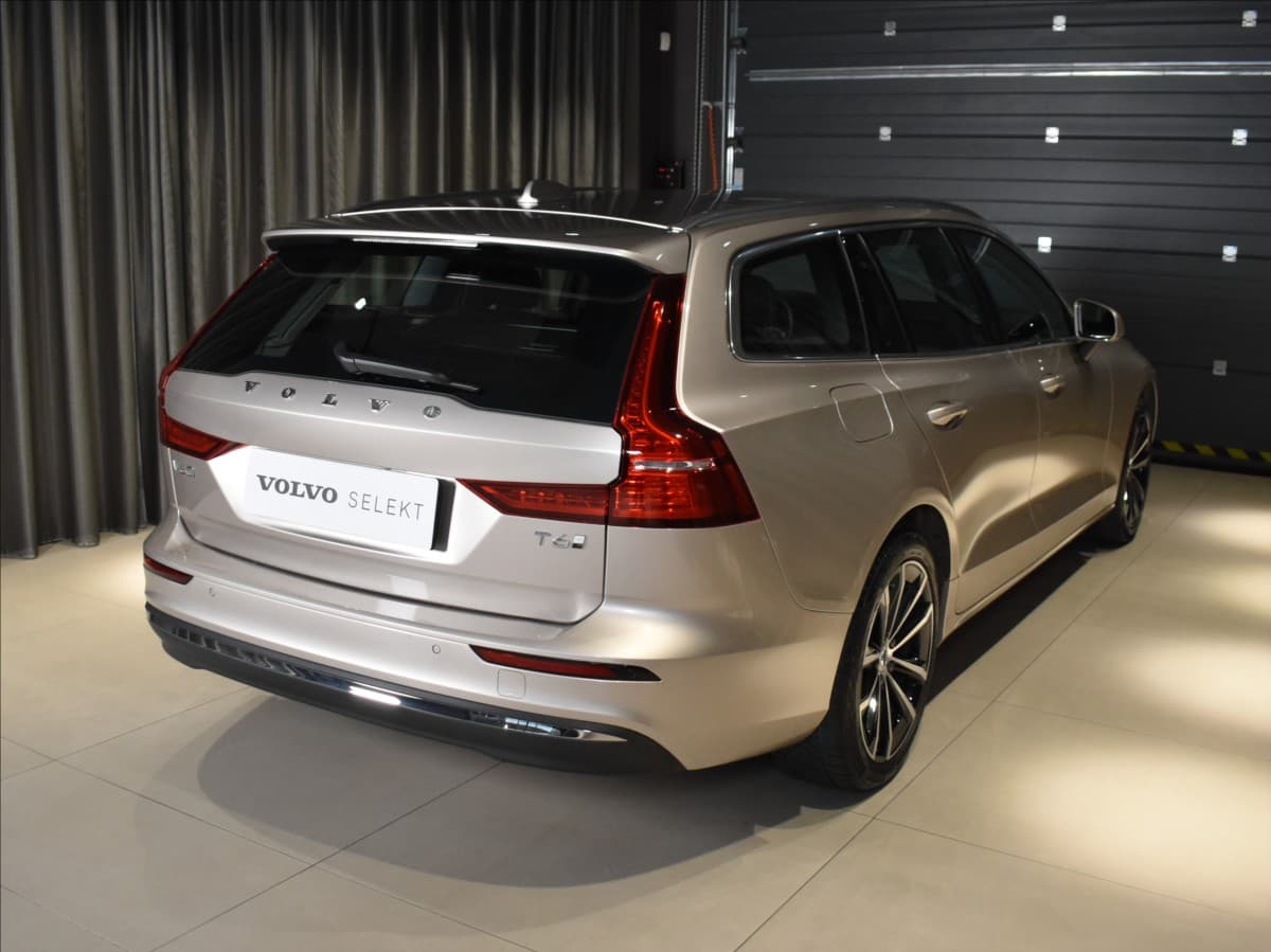 2025 Volvo V60 - 6