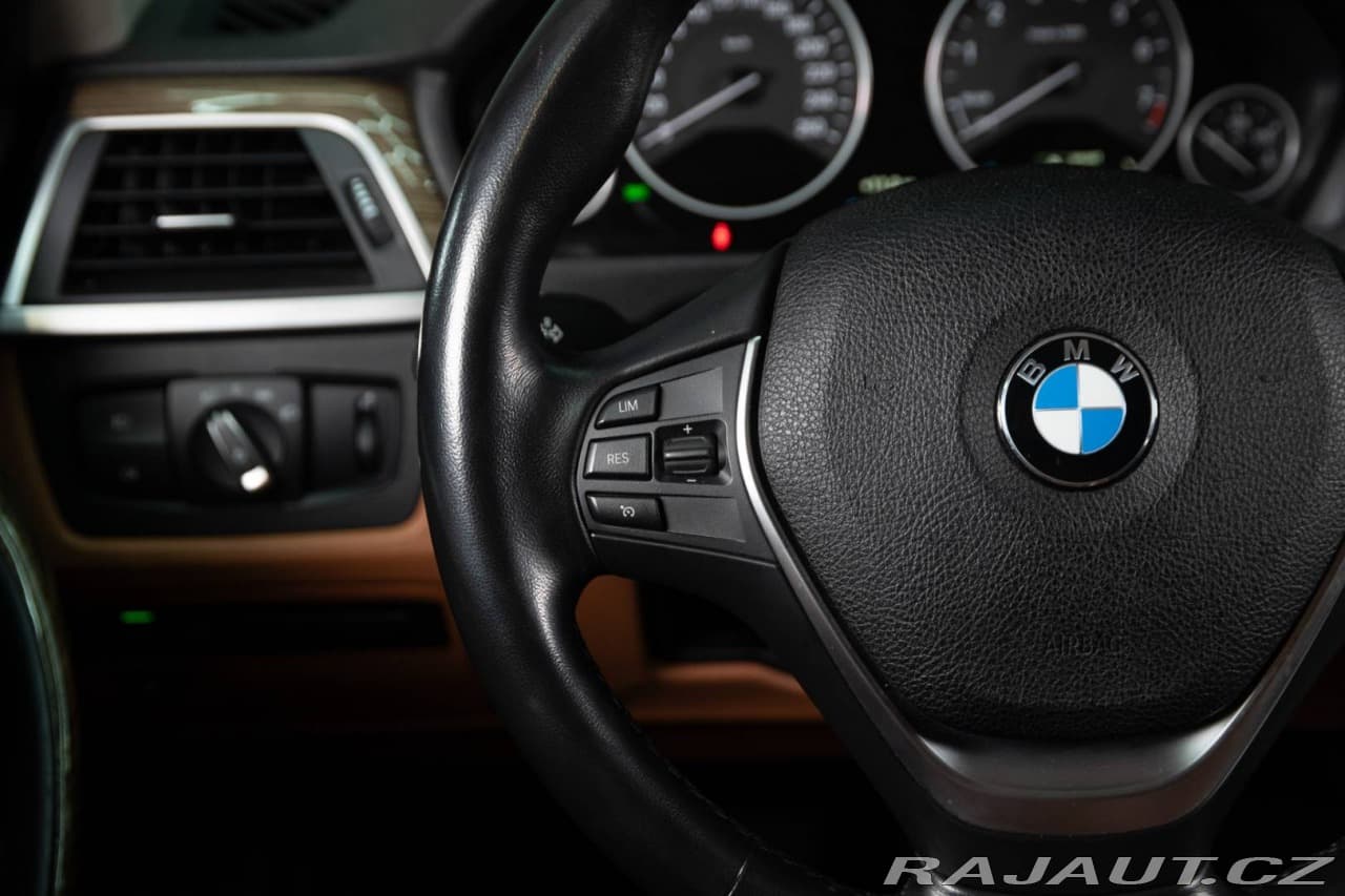 2018 BMW 3-Series - 16