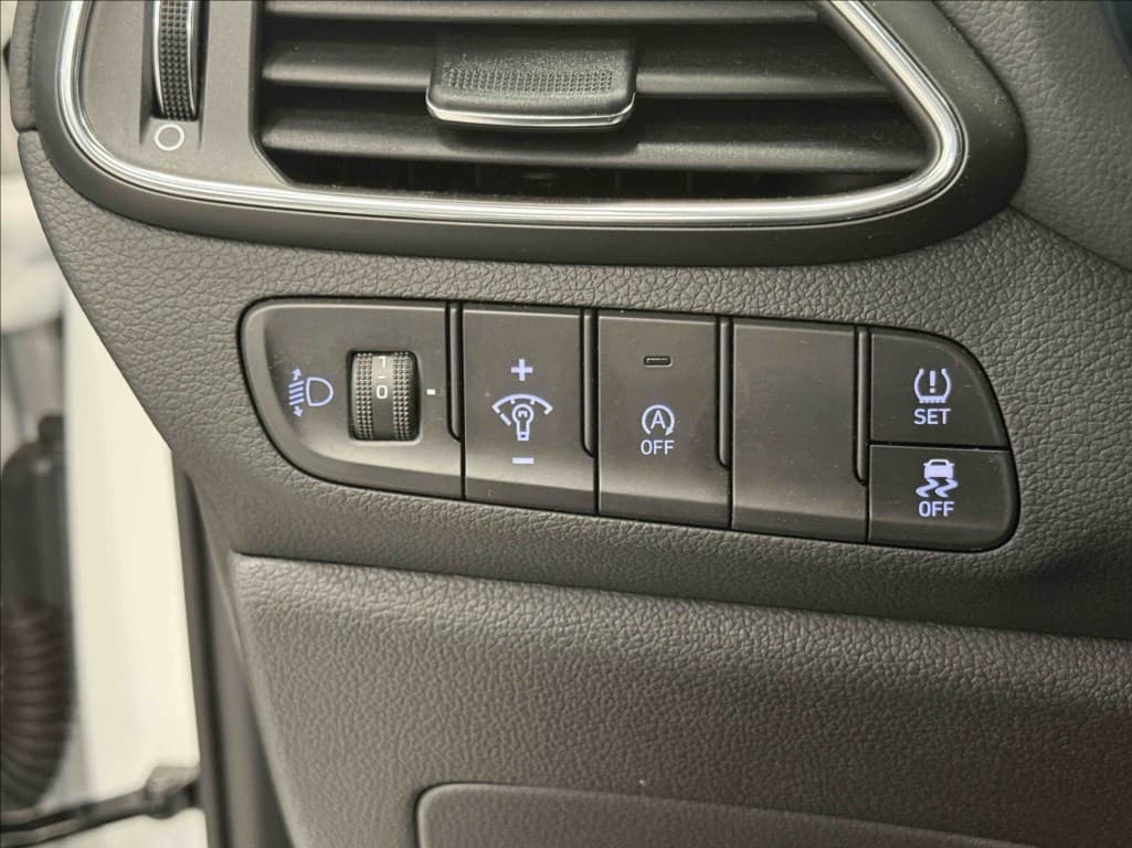 2025 Hyundai I30 - 16