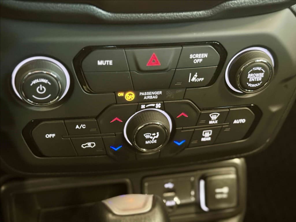 2023 Jeep Renegade - 16