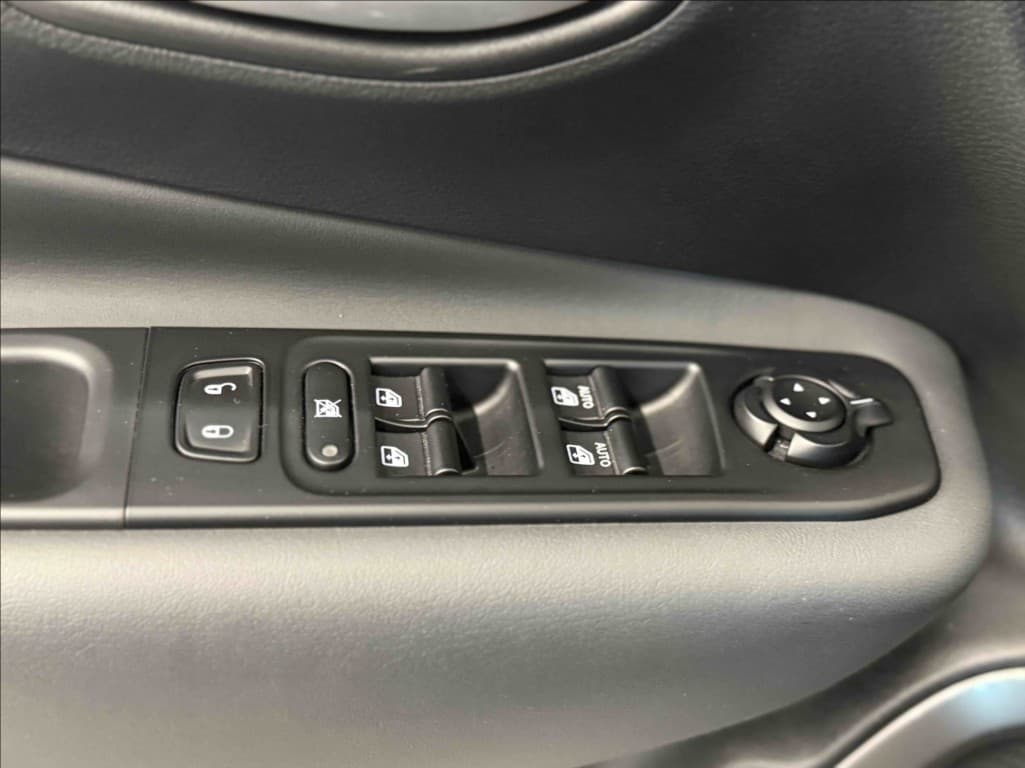 2023 Jeep Renegade - 18