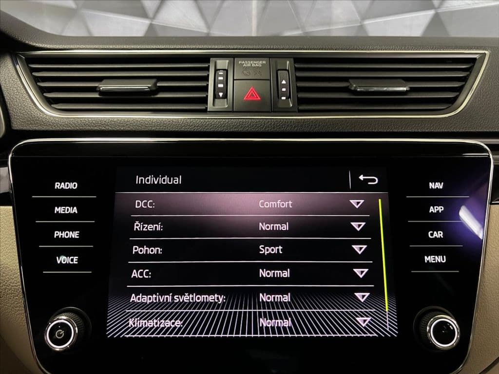 2019 Škoda Superb - 17