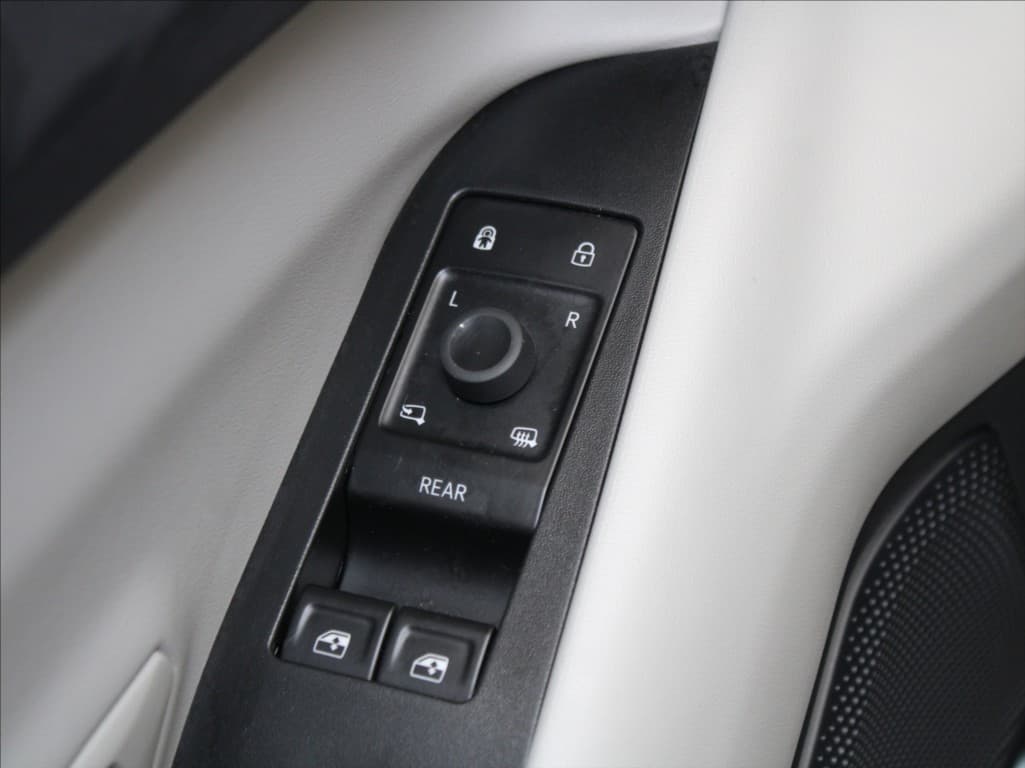 2025 Ford Explorer - 18